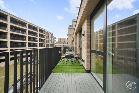 3 bedroom apartment for sale, 5 Madison Way, London E20