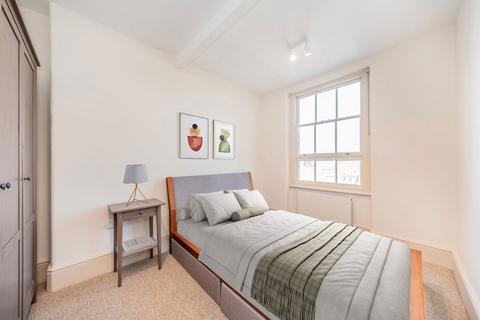 2 bedroom flat to rent, Walton Street, London SW3