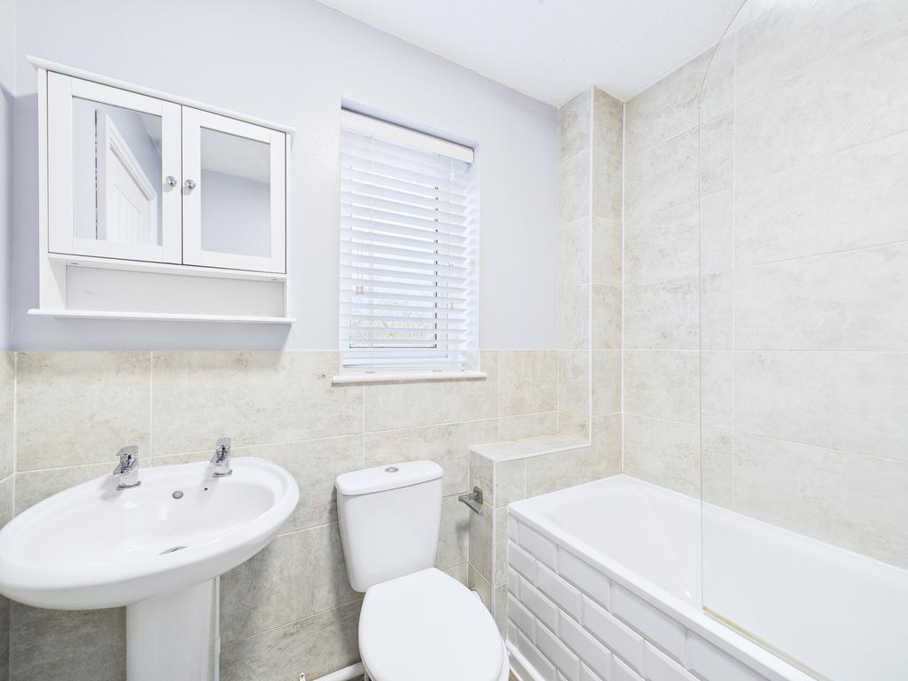 Cam01909 g0 pr0454 still018