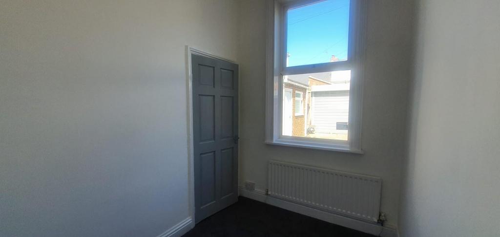 Bedroom   .jpg