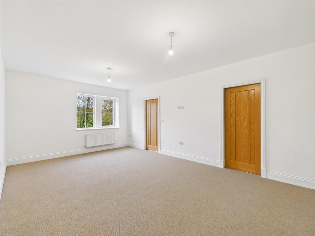 CAM03145 G0-PR0450-STILL022.jpg