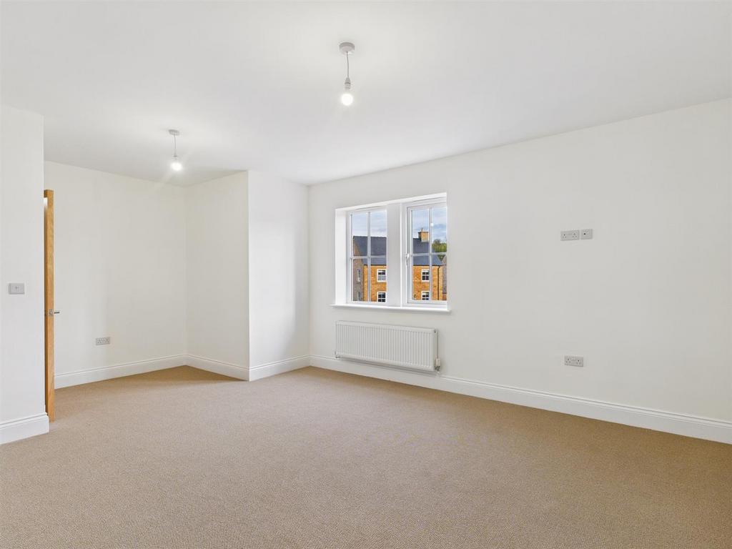 CAM03145 G0-PR0450-STILL019.jpg