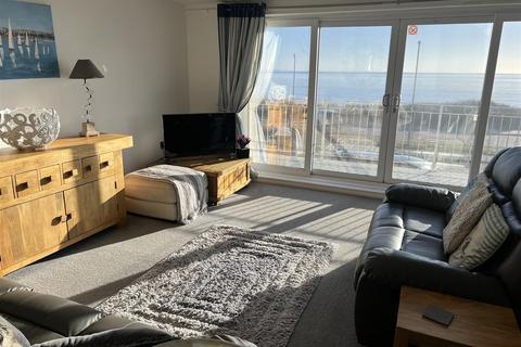 3 bedroom townhouse for sale, Victoria Parade, Pwllheli