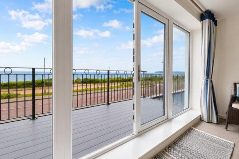 3 bedroom townhouse for sale, Victoria Parade, Pwllheli