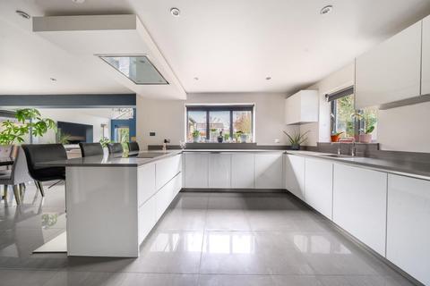 5 bedroom detached bungalow for sale, Walderslade Road, Chatham ME5
