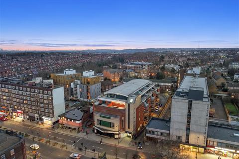 3 bedroom flat for sale, Streatham High Road, SW16