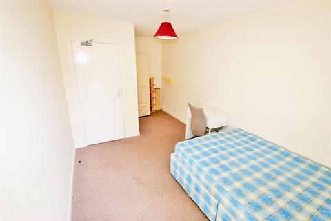 undefined, North Hill Road, Leeds LS6