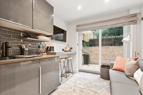 undefined, Oakley Square, Mornington Crescent, Euston, Camden, London, NW1