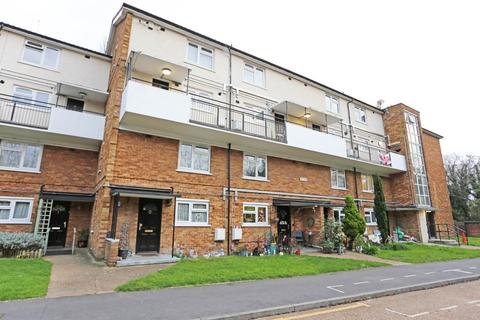 3 bedroom maisonette for sale, Grantham Court, Chadwell Heath, RM6