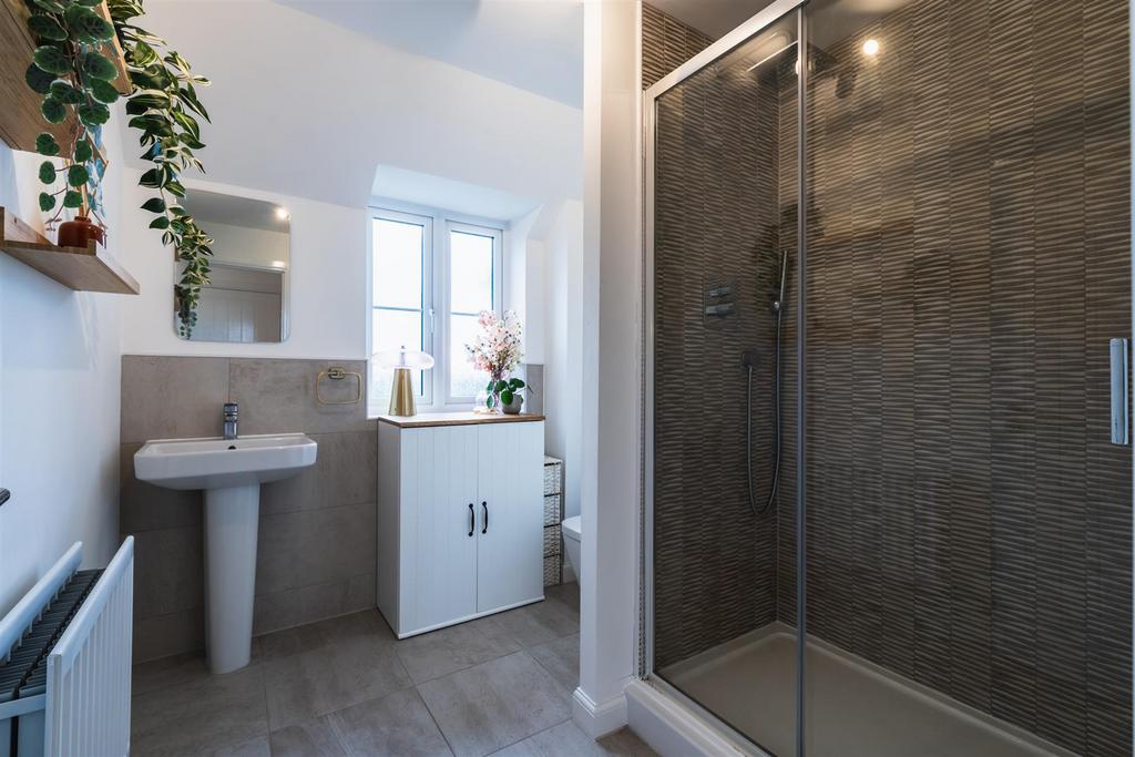 Master En-Suite Shower Room