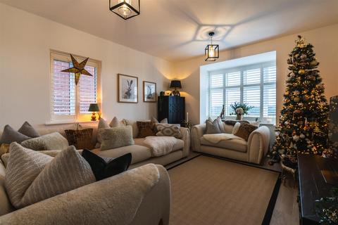 4 bedroom detached house for sale, Tinker Street, Chesterfield, Derbyshire, S43 1