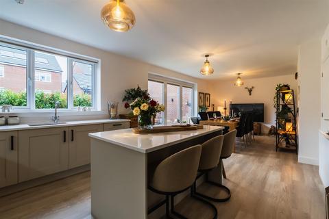 4 bedroom detached house for sale, Tinker Street, Chesterfield, Derbyshire, S43 1
