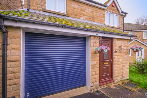 4 bedroom detached house for sale, Ponyfield Close, Birkby, Huddersfield, HD2