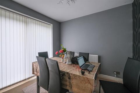 4 bedroom detached house for sale, Ponyfield Close, Birkby, Huddersfield, HD2