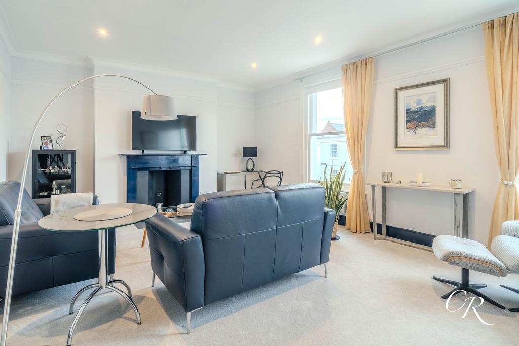 Sitting Room / Bedroom