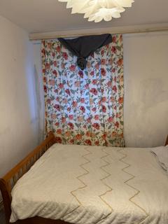 1 bedroom in a flat share to rent, Mace Street, London E2