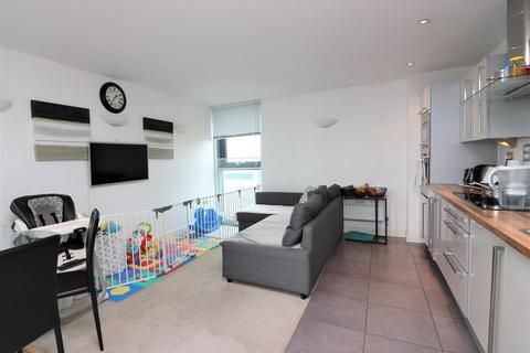 2 bedroom apartment to rent, Neutron Tower, 6 Blackwall Way, London, E14