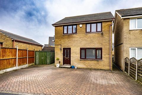 undefined, Romsey Close, Huddersfield HD3