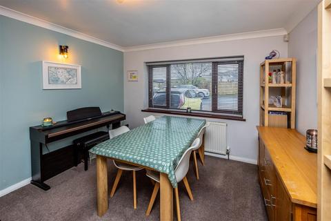 3 bedroom detached house for sale, Romsey Close, Huddersfield HD3