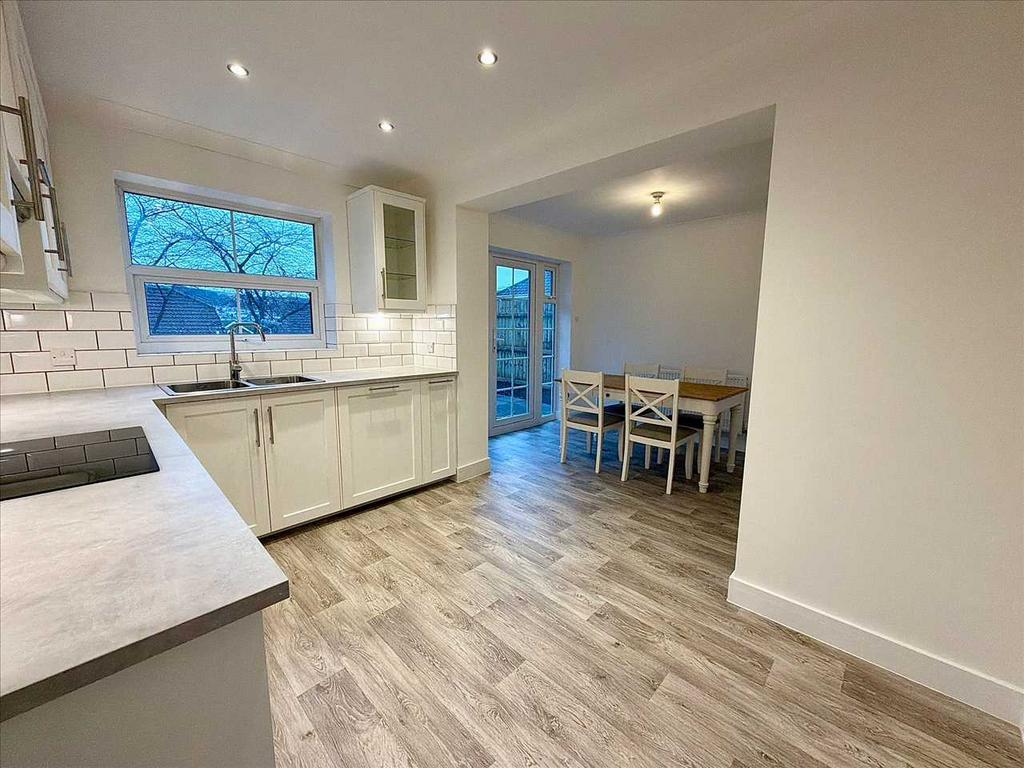 Kitchen/ Breakfast