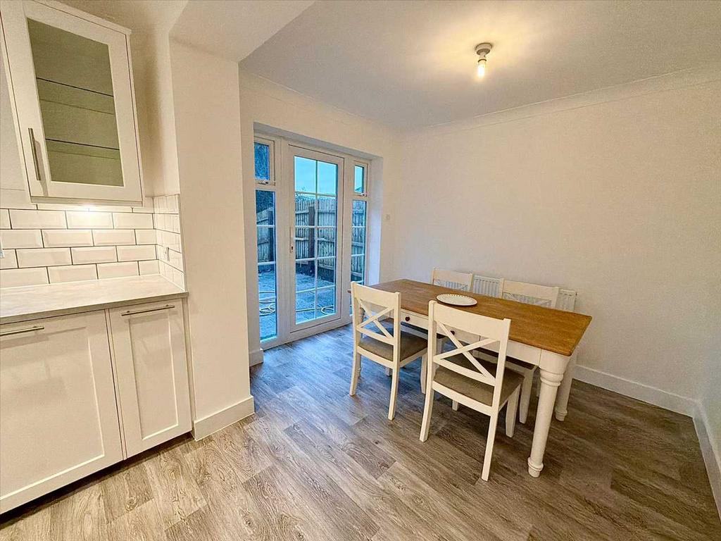 Kitchen/ Breakfast