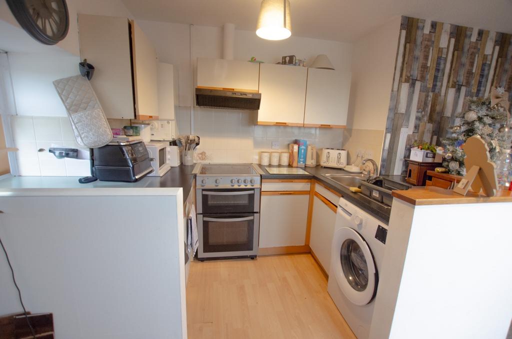 Flat 2, 2 Beaconsfield -10
