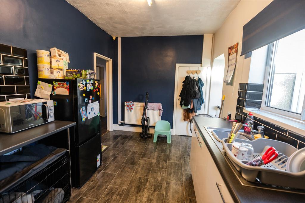Kitchen (2)