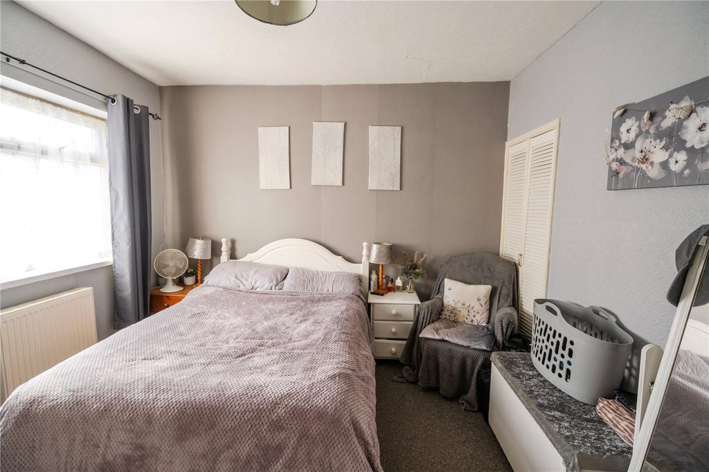 Bedroom 1 (2)