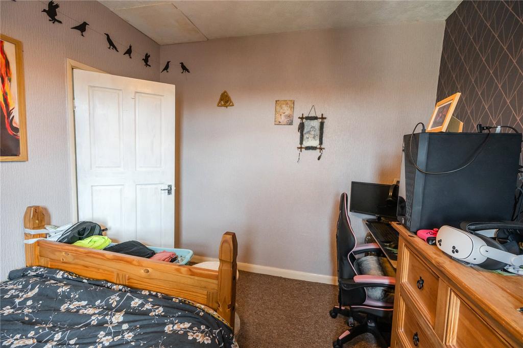 Bedroom 2 (2)