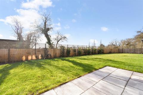 undefined, Blackthorn Gardens, Eastergate