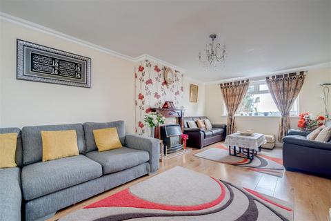 undefined, Knaresborough Drive, Huddersfield HD2