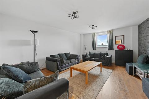 2 bedroom property for sale, Palgrave Gardens, London