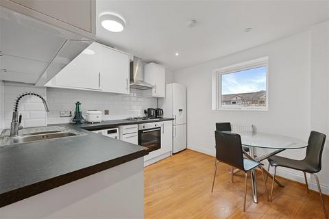 2 bedroom property for sale, Palgrave Gardens, London