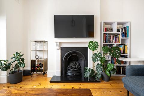 2 bedroom apartment to rent, Donaldson Road