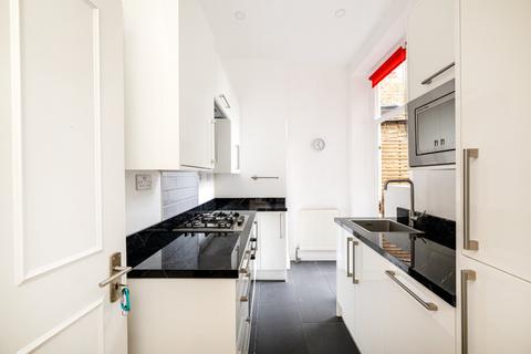 2 bedroom apartment to rent, Donaldson Road