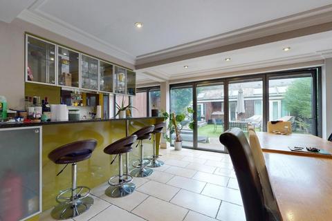 4 bedroom house of multiple occupation to rent, Lordship Road, London N16