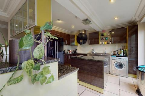 4 bedroom house of multiple occupation to rent, Lordship Road, London N16