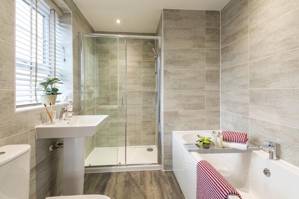 Main bathroom at Donnington Heights