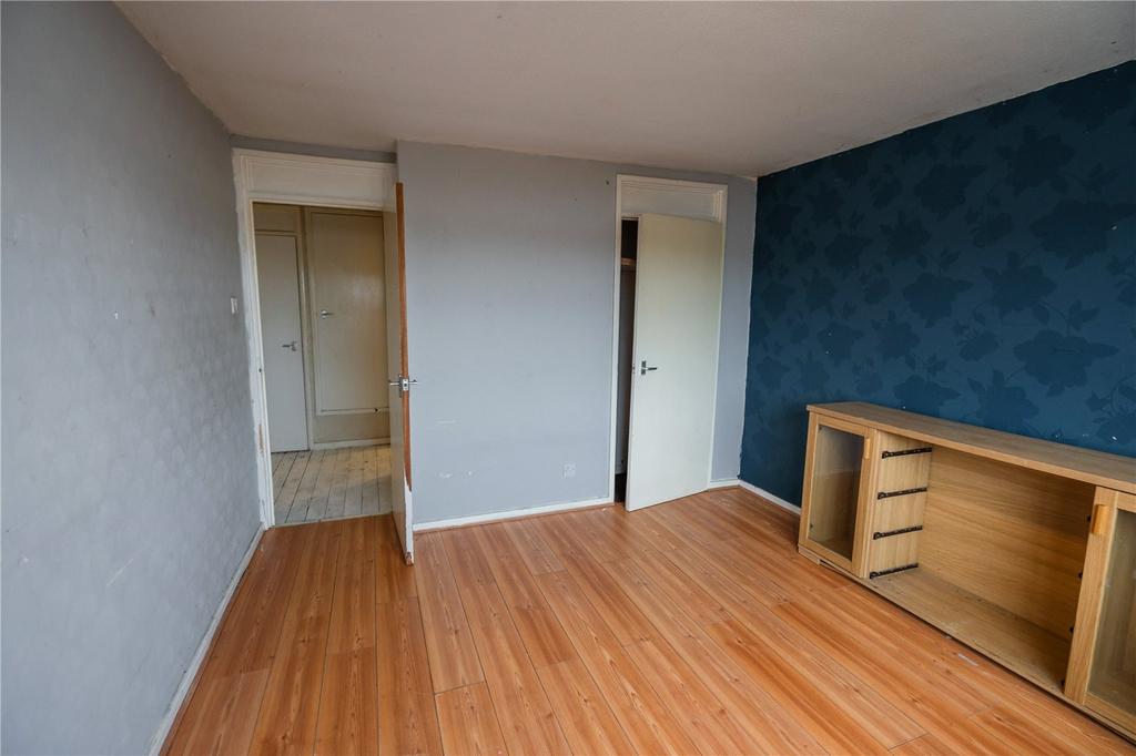 Bedroom 1 (2)