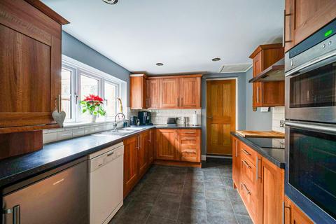 4 bedroom end of terrace house for sale, Albany Road, Leighton Buzzard