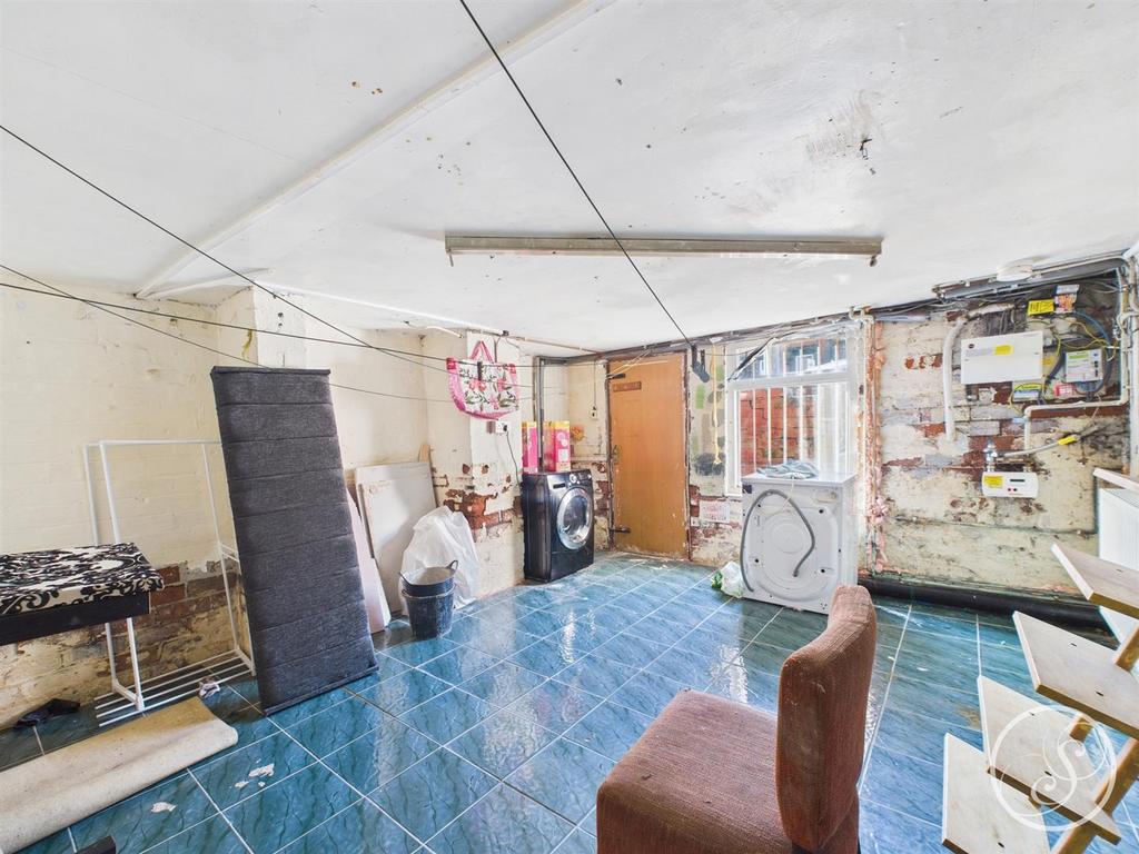 Basement/Laundry