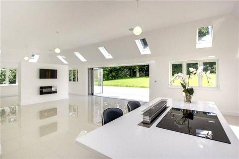 undefined, Roundhill, Woking, Surrey, GU22