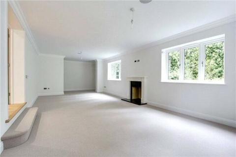 undefined, Roundhill, Woking, Surrey, GU22