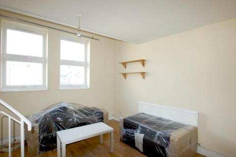 undefined, Elgar Close, London E13