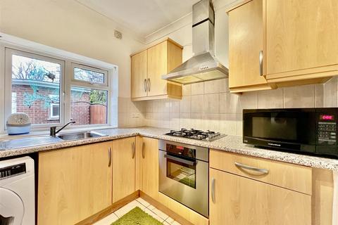 1 bedroom apartment to rent - Ellington Road, Hounslow TW3