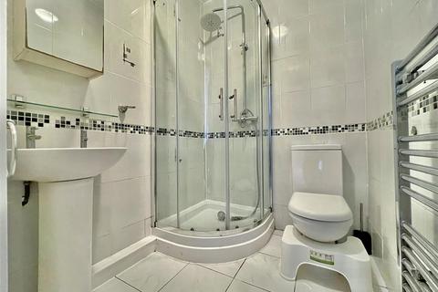 1 bedroom apartment to rent, Ellington Road, Hounslow TW3