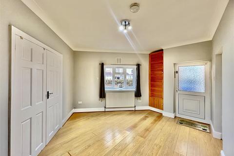 1 bedroom apartment to rent, Ellington Road, Hounslow TW3