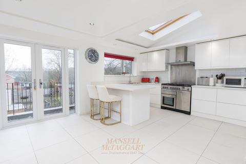 3 bedroom link detached house for sale, Chaucer Avenue, East Grinstead RH19