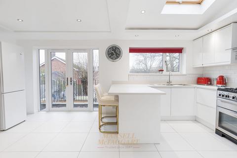 3 bedroom link detached house for sale, Chaucer Avenue, East Grinstead RH19
