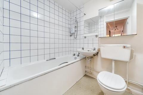 undefined, Gallosson Road London SE18